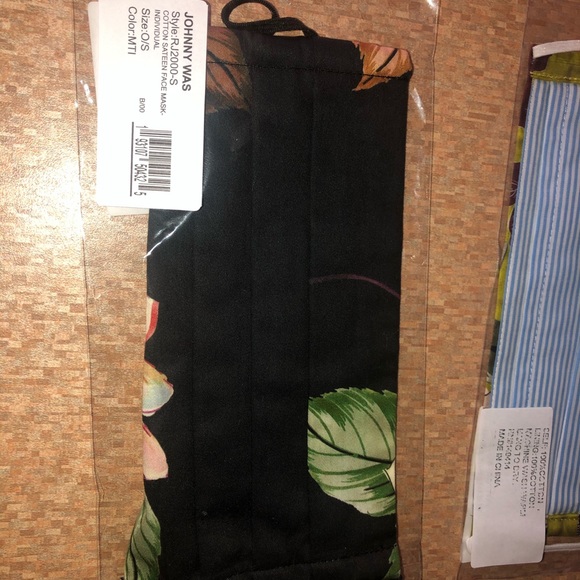 Bundle lot of 4 Johnny Was Non-Filtered Masks - Picture 7 of 11